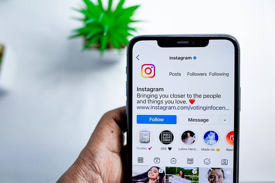 How to use Instagram Stories post image