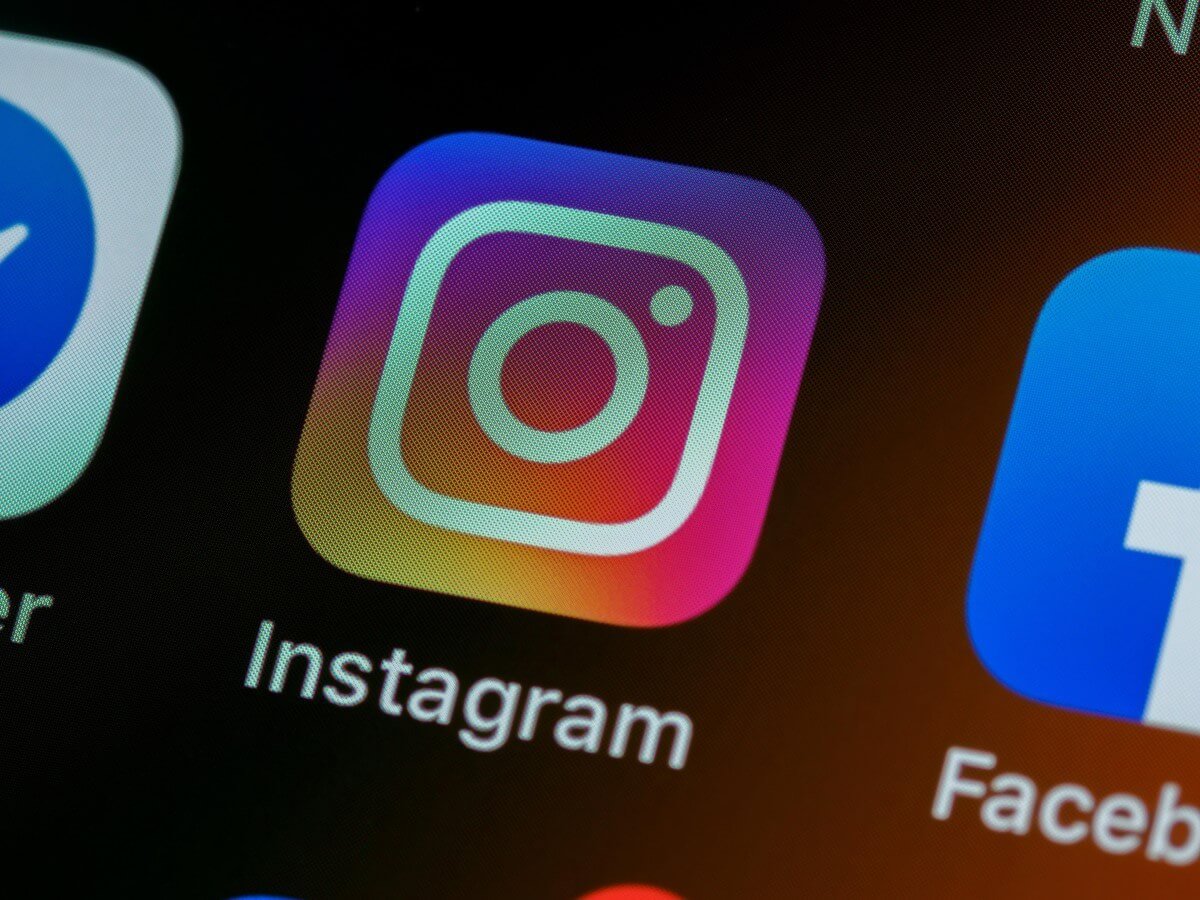 How to tag someone on instagram simplygram