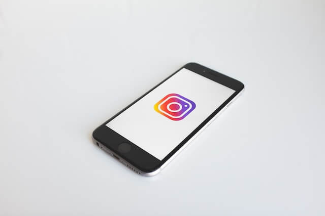 What Does L C R Mean on Instagram?