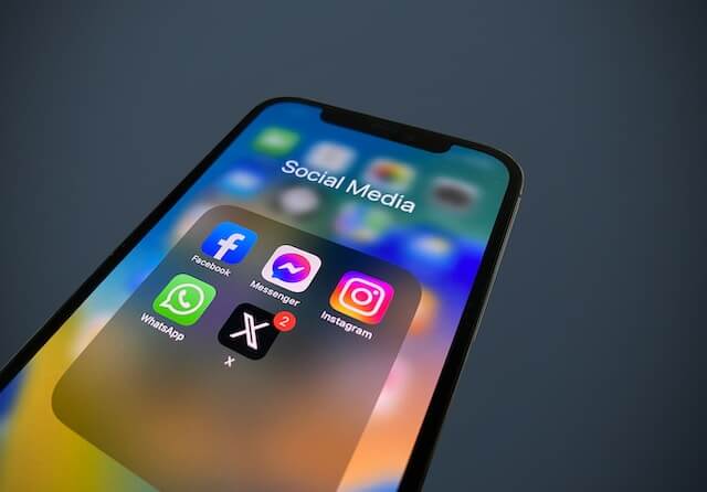 how to hide instagram posts 2024